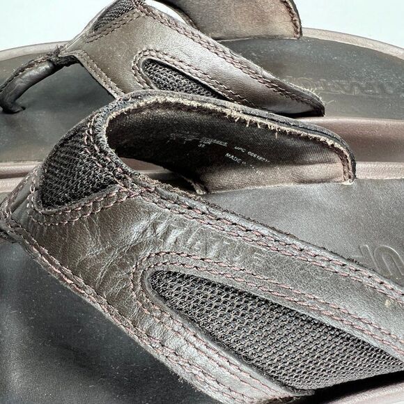 XtraTuf Women's Size 7 South Shore Leather Thong Flip Flop Sandals - Picture 5 of 11